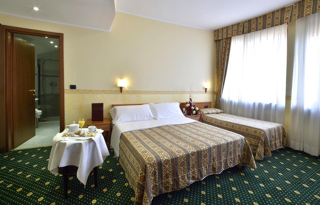 Dropiluc Hotel Druento Eksteriør billede